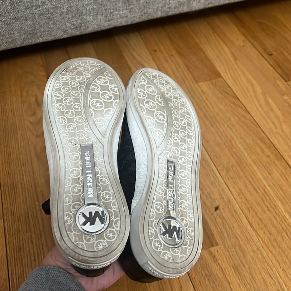 Michael Kors Sneakers - Picture 4 of 7